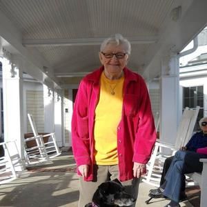 Meet your Posher, Lois